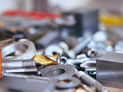 為設(shè)備選擇性能最佳的 電子連接器 ，應(yīng)該考慮連接的設(shè)備接口類(lèi)型，并確保是最高質(zhì)量的連接器。不同類(lèi)型的設(shè)備通常需要不同類(lèi)型的連接器，因此應(yīng)該了解所需的電纜和連接器類(lèi)型，確保為設(shè)備選擇性能最佳的電子連接器！